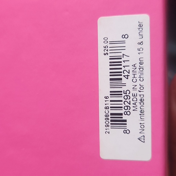 Betsey Johnson NWT  Bumble Bee Stud Earrings - Picture 9 of 9